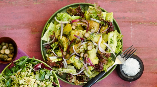 Зеленый салат с мятым молодым картофелем, пошаговый рецепт с фото post thumbnail image