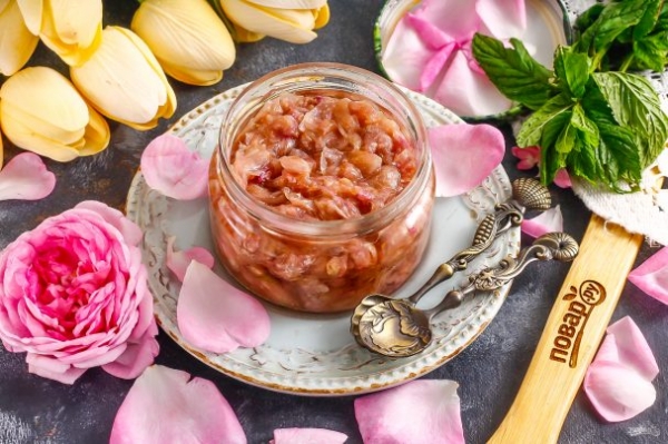 Джем из лепестков роз post thumbnail image