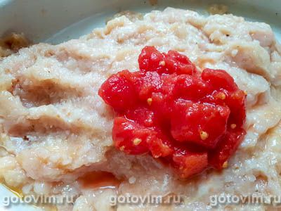 Мясной хлеб из куриного филе с кусочками пассаты из помидоров