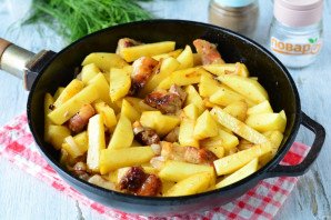 Жареная картошка с грудинкой Жареная картошка с грудинкой