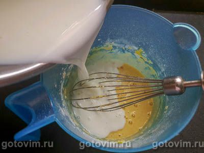 Песочный пирог с заварным кремом и консервированными абрикосами Песочный пирог с заварным кремом и консервированными абрикосами