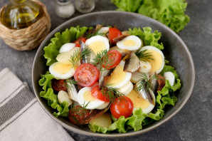 Салат с копченой салакой Салат с копченой салакой