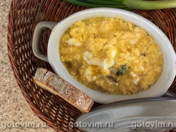 Омлет пашот с ряженкой, черным хлебом и каперсами post thumbnail image