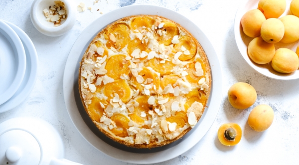 Заливной пирог с абрикосами, пошаговый рецепт с фото