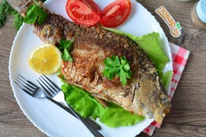 Жареный карась в сухарях