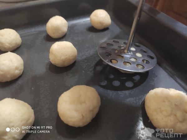 Рецепт: Песочное печенье "Нежность" - С варёным сгущеным молоком.