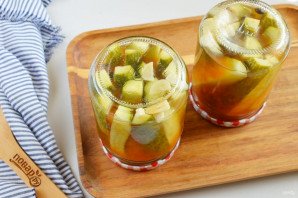 Огурцы в томатном соусе