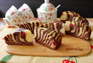 Пирог "Зебра" с вишней