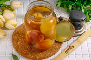 Компот из персиков с косточкой на зиму Компот из персиков с косточкой на зиму