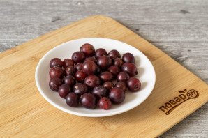 Компот из крыжовника с малиной Компот из крыжовника с малиной