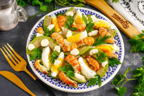 Салат с раковыми шейками и авокадо Салат с раковыми шейками и авокадо