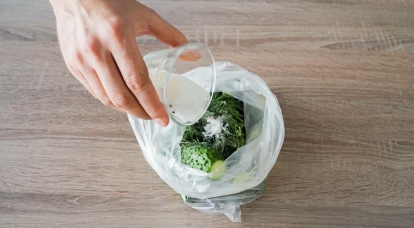 Малосольные огурцы в пакете, пошаговый рецепт с фото