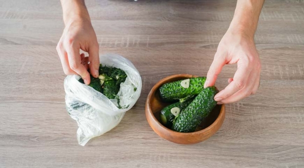 Малосольные огурцы в пакете, пошаговый рецепт с фото