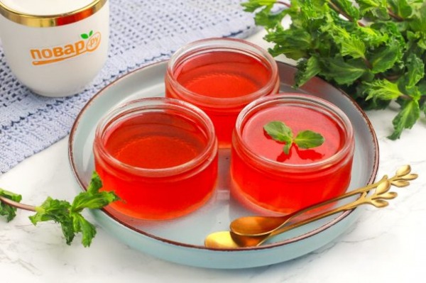 Клубничное желе из желатина Клубничное желе из желатина