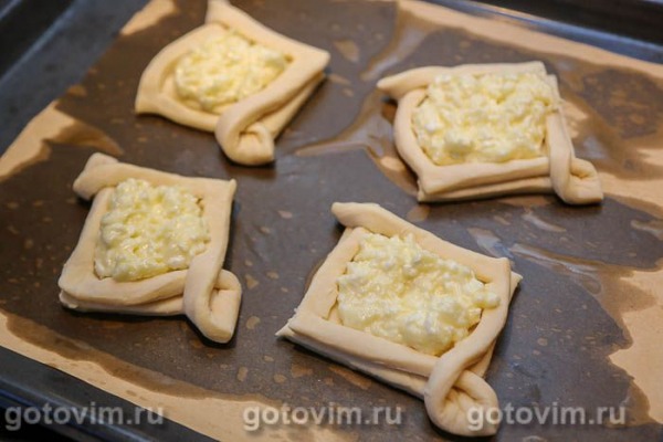 Слойка с творогом и спаржей