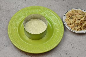 Пасхальный салат с консервированным лососем