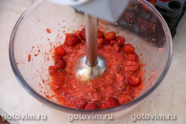 Клубника, протертая с сахаром с апельсинами (без варки) Клубника, протертая с сахаром с апельсинами (без варки)