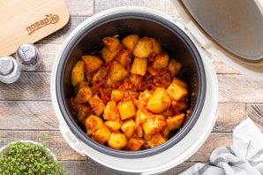 Картошка тушеная в мультиварке Картошка тушеная в мультиварке