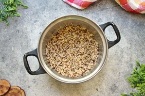 Салат из киноа с кальмарами Салат из киноа с кальмарами