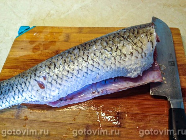 Белый амур, запеченный с творожным сыром в фольге Белый амур, запеченный с творожным сыром в фольге