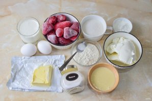 Торт молочная девочка с клубникой Торт молочная девочка с клубникой