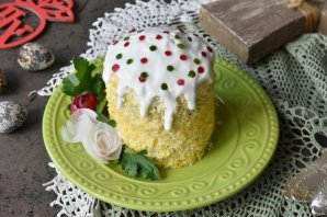 Пасхальный салат с консервированным лососем