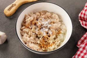 Куриные котлеты с хлебом Куриные котлеты с хлебом