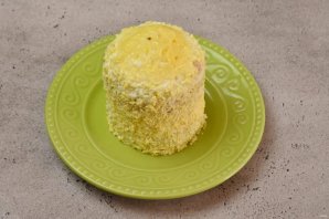 Пасхальный салат с консервированным лососем