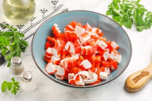 Cалат "Красное море" с крабовыми палочками