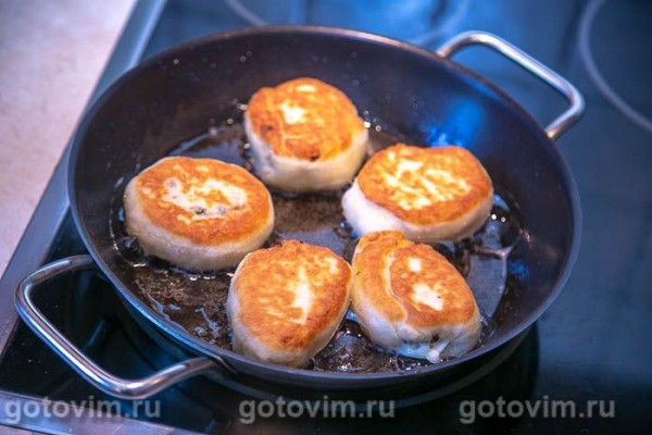 Жареные пирожки с мясом Жареные пирожки с мясом