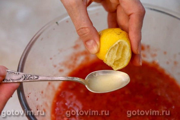 Клубника, протертая с сахаром с апельсинами (без варки) Клубника, протертая с сахаром с апельсинами (без варки)