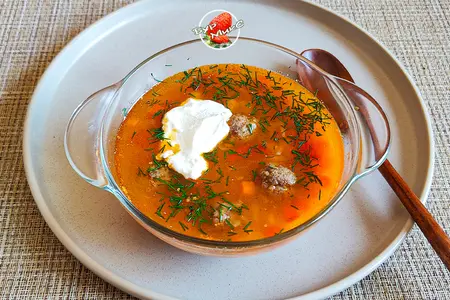 Томатный суп с мясными фрикадельками и нутом post thumbnail image