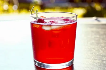 Компот из ревеня и малины post thumbnail image