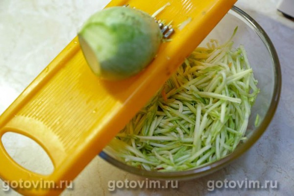 Рулет из мясного фарша с кабачками в беконе Рулет из мясного фарша с кабачками в беконе