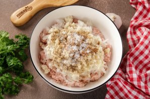 Котлеты из фарша с хлебом Котлеты из фарша с хлебом