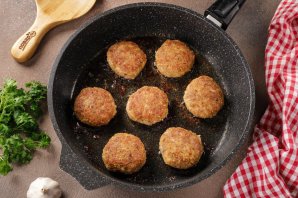 Котлеты из фарша с хлебом Котлеты из фарша с хлебом