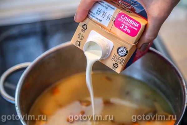 Сливочный суп велюте с лисичками Сливочный суп велюте с лисичками