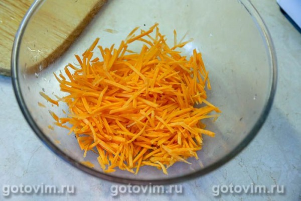 Салат из утиных желудочков с пряной морковью и соевым сусом Салат из утиных желудочков с пряной морковью и соевым сусом