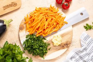 Салат на зиму из баклажанов и помидоров