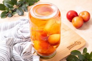 Компот из слив с косточками на зиму Компот из слив с косточками на зиму