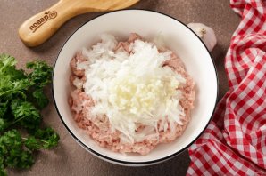 Котлеты из фарша с хлебом Котлеты из фарша с хлебом