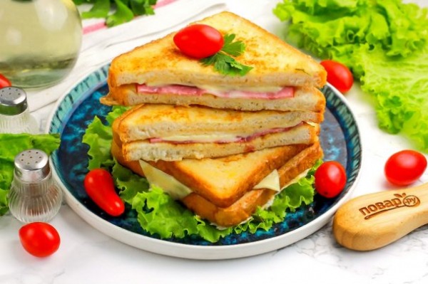 Тосты с ветчиной и сыром post thumbnail image