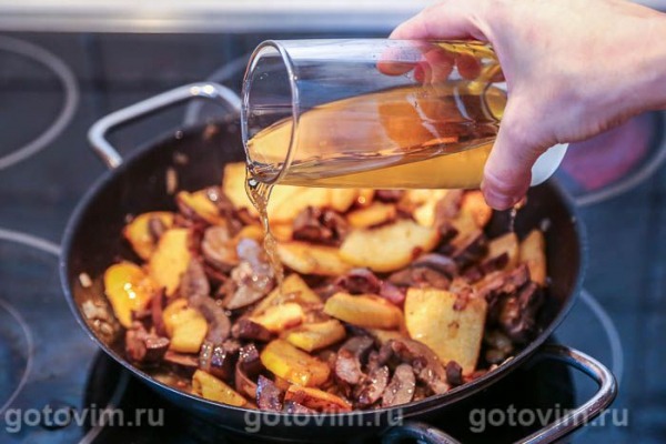 Свиные почки с айвой, тушенные в белом вине Свиные почки с айвой, тушенные в белом вине