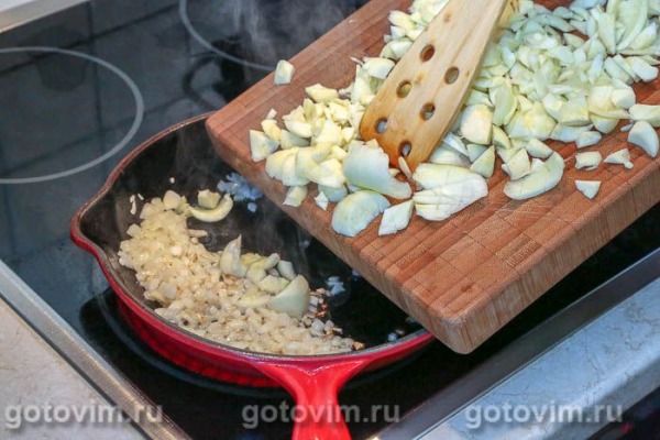 Кабачки, фаршированные хлебными крошками и сыром Кабачки, фаршированные хлебными крошками и сыром