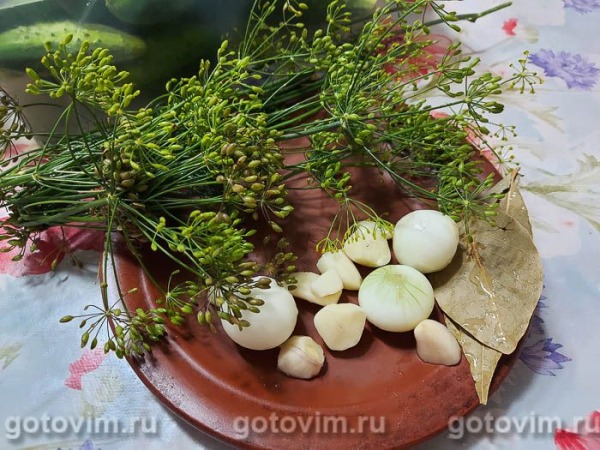 Огурцы с луком на зиму