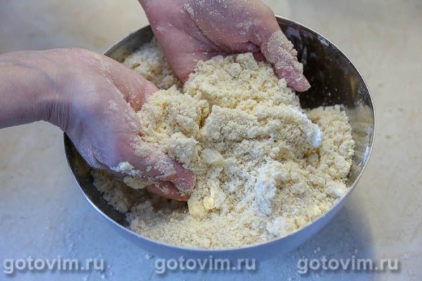 Итальянский песочный пирог с персиками и творогом Сбричолата (Sbriciolata)