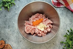 Котлеты с чесноком