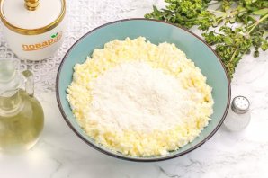 Сырники из прокисшего творога Сырники из прокисшего творога