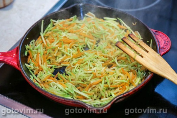 Рулет из мясного фарша с кабачками в беконе Рулет из мясного фарша с кабачками в беконе