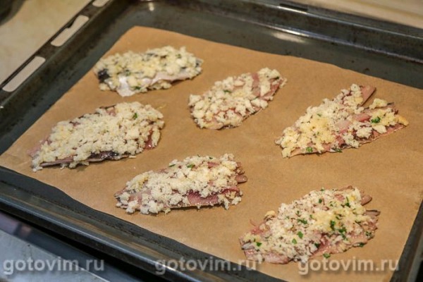 Беломорская сельдь, запеченная в панировке из хлебных крошек Беломорская сельдь, запеченная в панировке из хлебных крошек